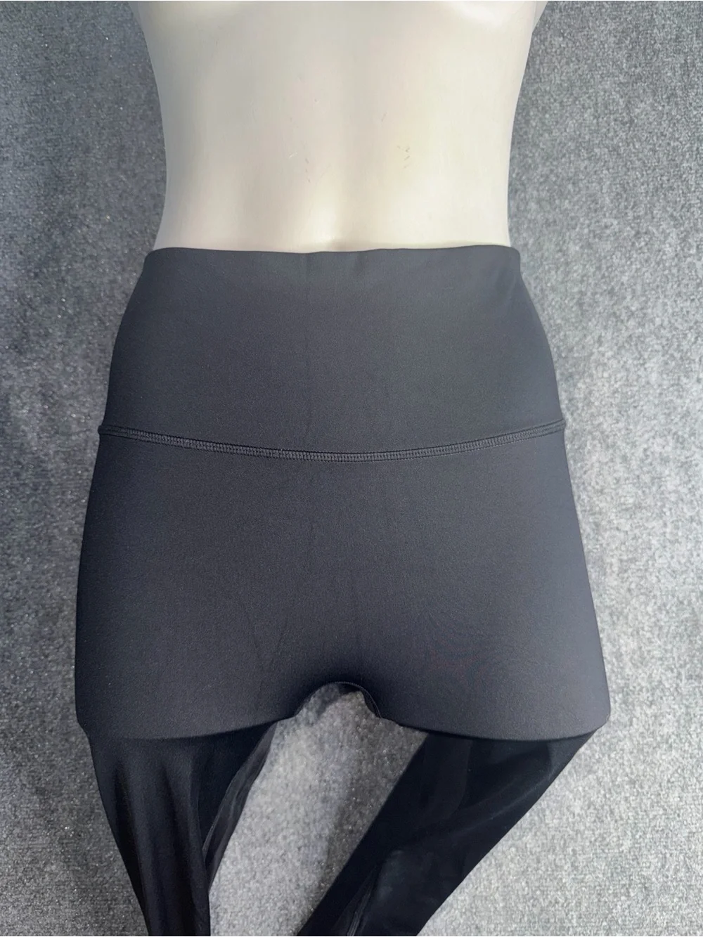 Offline by Aerie Black High-Rise Leggings - Picture 9 of 10